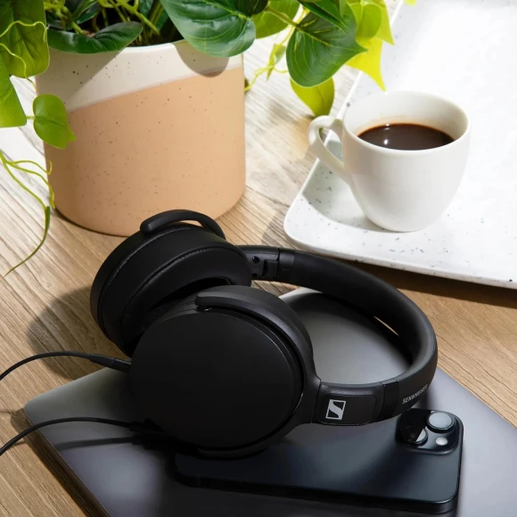 Гарнитура накладные Sennheiser HD 400 U 1.4м черный проводные в ушной раковине (800126) Гарнитура накладные Sennheiser HD 400 U 1.4м черный проводные в ушной раковине (800126)