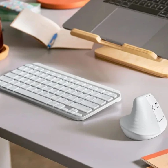 Мышь Logitech Lift белый оптическая 4000dpi silent беспров. BT/Radio USB для ноутбука 5but (910-006486)