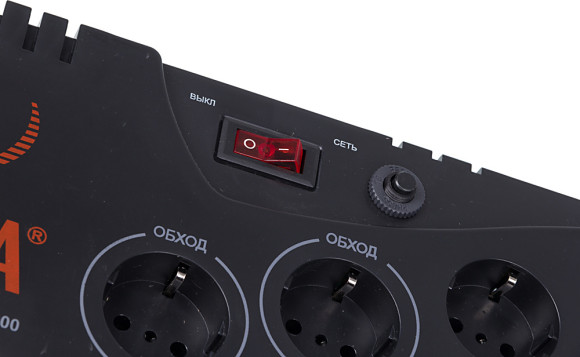 Стабилизатор напряжения Ресанта С2000 1.95кВА однофазный черный (63/6/34)