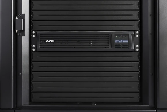 Источник бесперебойного питания APC Smart-UPS SMT1000RMI2UC 700Вт 1000ВА черный Источник бесперебойного питания APC Smart-UPS SMT1000RMI2UC 700Вт 1000ВА черный