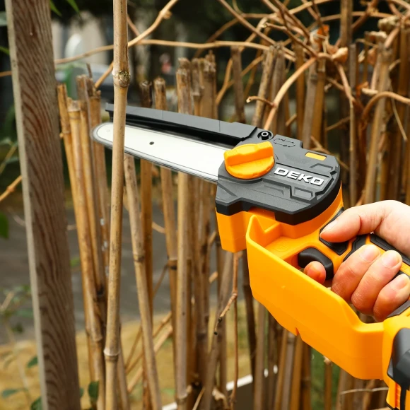 Цепная пила Deko DKCHS 20-6 аккум. дл.шины:6" (15.2cm) 1аккум. 3Ач ЗУ (063-4307-1)