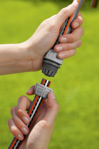 Муфта соединительная Gardena 18232-29.000.00 Д.вх.1/2" Д.вых.1/2"