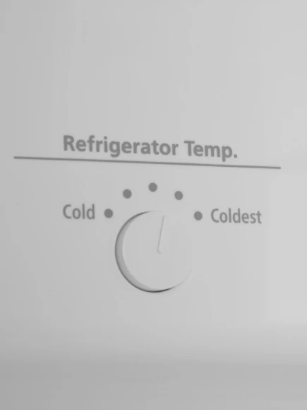 Холодильник Hitachi R-B410PUC6 PWH 2-хкамерн. белый глянц. инвертер Холодильник Hitachi R-B410PUC6 PWH 2-хкамерн. белый глянц. инвертер