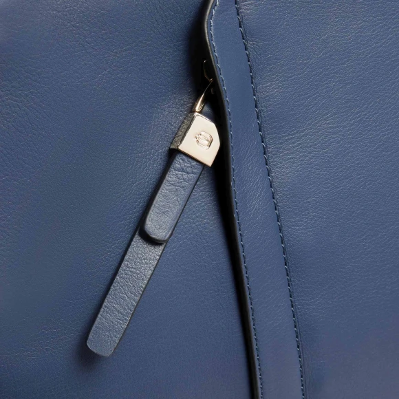 Деловая сумка женская Piquadro Circle CA4021W92/BLU4 с отделением для ноутбука 15.6" синяя натур.кожа