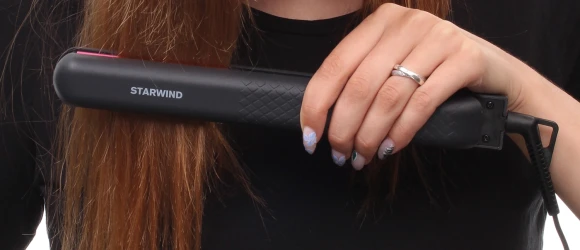 Выпрямитель Starwind SHE5500 25Вт черный/розовый макс.темп.:200С покрытие:керамическое Выпрямитель Starwind SHE5500 25Вт черный/розовый макс.темп.:200С покрытие:керамическое