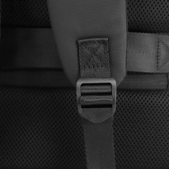 Рюкзак для ноутбука 15.6" Digma Lifestyle L1 черный полиэстер (DGBP15L1BK)