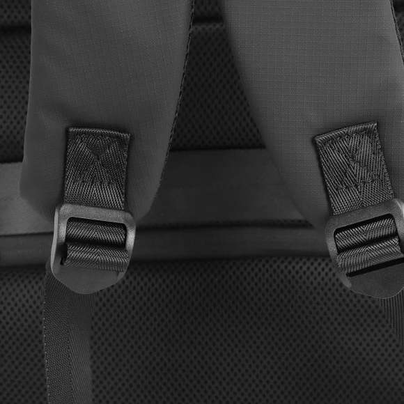 Рюкзак для ноутбука 15.6" Digma Lifestyle L1 черный полиэстер (DGBP15L1BK)