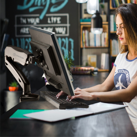 Кронштейн для мониторов Onkron G80 черный 13"-32" макс.8кг настольный поворот и наклон верт.перемещ. Кронштейн для мониторов Onkron G80 черный 13"-32" макс.8кг настольный поворот и наклон верт.перемещ.