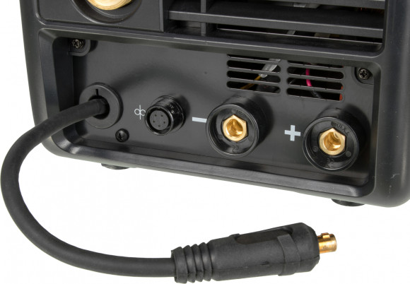 Сварочный аппарат Ресанта САИПА-220 СИНЕРГИЯ ММА DC/MIG-MAG/FCAW/TIG 9.2кВт