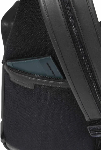 Рюкзак слинг Piquadro Harper CA6784AP/N черный кожа