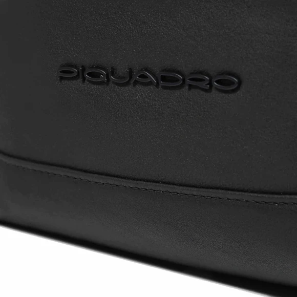 Рюкзак слинг Piquadro Harper CA6784AP/N черный кожа