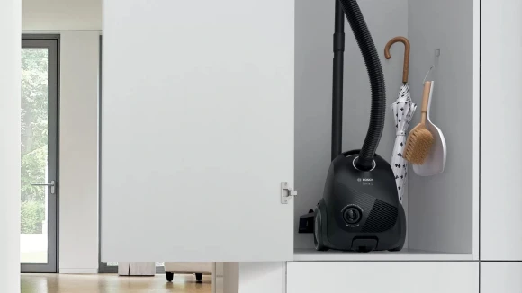 Пылесос Bosch BGBS2LB1 600Вт черный