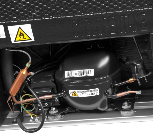 Холодильник Hyundai CO1002 1-нокамерн. серебристый