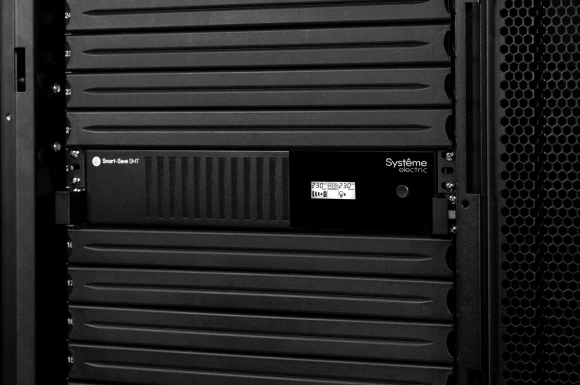 Источник бесперебойного питания Systeme Electriс SMT SMTSE1000RMI2U 720Вт 1000ВА черный