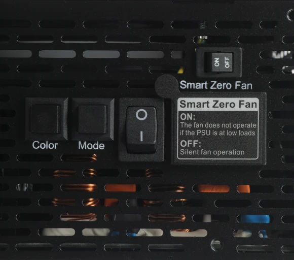 Блок питания Thermaltake ATX 650W Toughpower GF1 ARGB 80+ gold (20+4pin) APFC 140mm fan color LED 9xSATA Cab Manag RTL