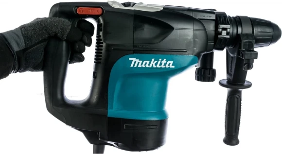 Перфоратор Makita HR4501C патрон:SDS-max уд.:13Дж 1350Вт (кейс в комплекте) Перфоратор Makita HR4501C патрон:SDS-max уд.:13Дж 1350Вт (кейс в комплекте)