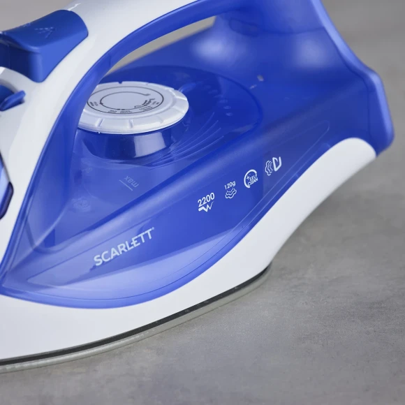 Утюг Scarlett SC-SI30K23 2200Вт белый/синий Утюг Scarlett SC-SI30K23 2200Вт белый/синий