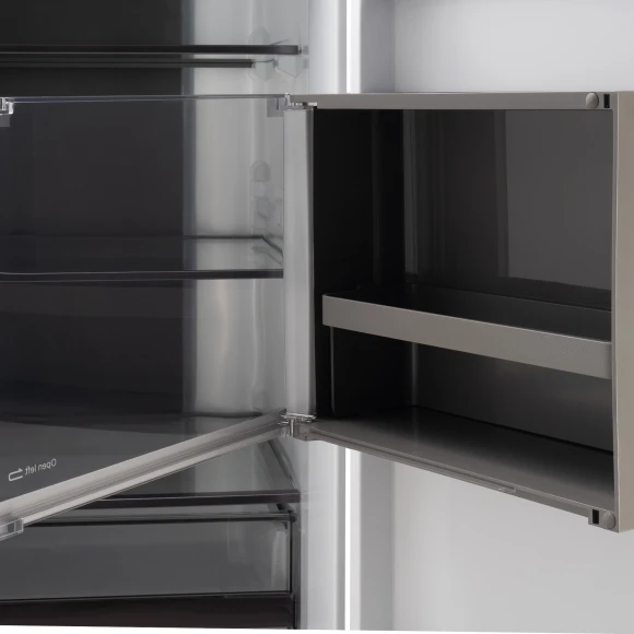 Холодильник Hyundai CM55043F 3-хкамерн. черная сталь инвертер Холодильник Hyundai CM55043F 3-хкамерн. черная сталь инвертер