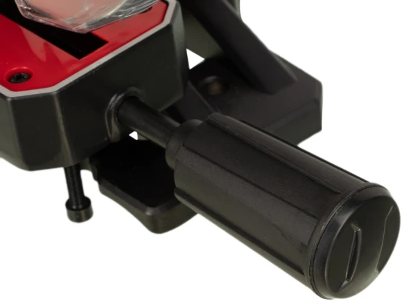 Торцовочная пила Зубр ЗПТ-210-1600 ПЛ 1600Вт 4500об/мин d=210мм Торцовочная пила Зубр ЗПТ-210-1600 ПЛ 1600Вт 4500об/мин d=210мм