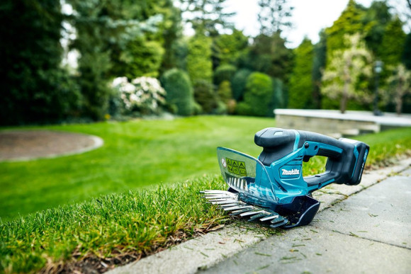 Ножницы для травы Makita UM600DWAEаккум. Ножницы для травы Makita UM600DWAEаккум.