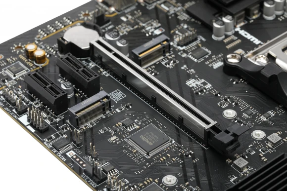 Материнская плата MSI PRO B650M-P Socket AM5 AMD B650 4xDDR5 mATX AC`97 8ch(7.1) 2.5Gg RAID+VGA+HDMI+DP