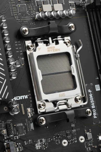 Материнская плата MSI PRO B650M-P Socket AM5 AMD B650 4xDDR5 mATX AC`97 8ch(7.1) 2.5Gg RAID+VGA+HDMI+DP