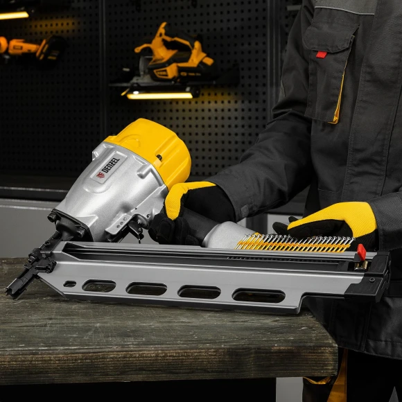 Пистолет гвоздезабивной Denzel PN2190 серый/желтый