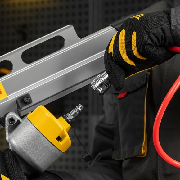 Пистолет гвоздезабивной Denzel PN2190 серый/желтый