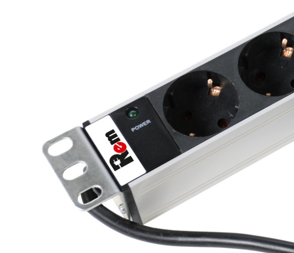 Блок распределения питания Rem R-16-9S-I-440-3 гор.размещ. 9xSchuko 16A Schuko 3м Блок распределения питания Rem R-16-9S-I-440-3 гор.размещ. 9xSchuko 16A Schuko 3м