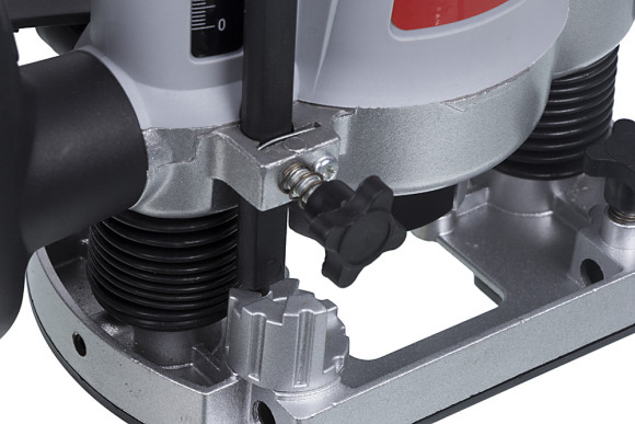 Фрезер Ресанта ФМ-1300Э 1300Вт 30000об/мин макс.ход:50мм Фрезер Ресанта ФМ-1300Э 1300Вт 30000об/мин макс.ход:50мм