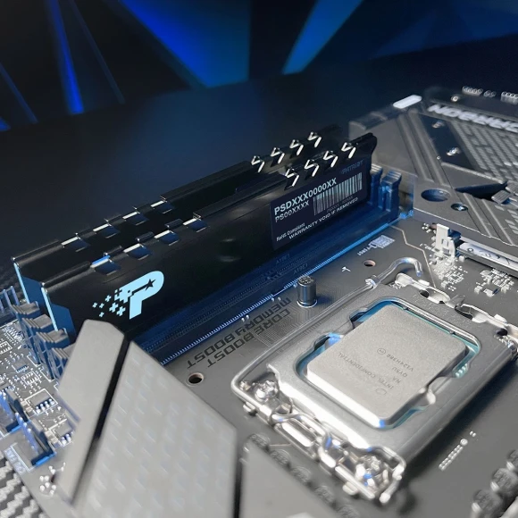 Память DDR5 16GB 5600MHz Patriot PSP516G560081H1 Signature Premium RTL PC5-44800 CL46 DIMM 288-pin 1.1В single rank с радиатором Ret Память DDR5 16GB 5600MHz Patriot PSP516G560081H1 Signature Premium RTL PC5-44800 CL46 DIMM 288-pin 1.1В single rank с радиатором Ret