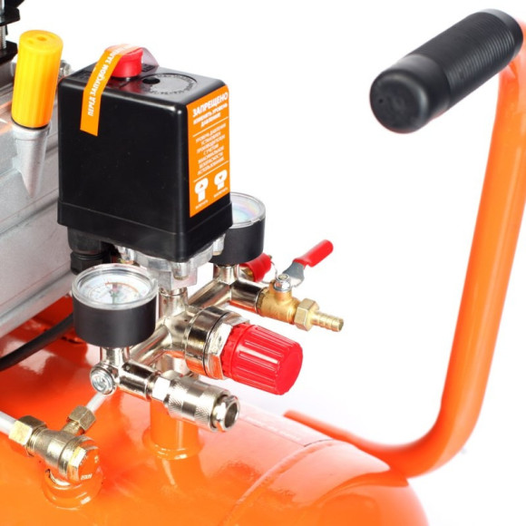 Компрессор поршневой Patriot EURO 50-260K масляный 260л/мин 50л 1800Вт оранжевый