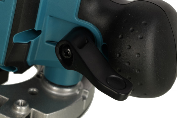 Фрезер Makita RP0900 900Вт 27000об/мин макс.ход:35мм Фрезер Makita RP0900 900Вт 27000об/мин макс.ход:35мм