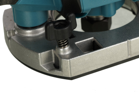 Фрезер Makita RP0900 900Вт 27000об/мин макс.ход:35мм Фрезер Makita RP0900 900Вт 27000об/мин макс.ход:35мм