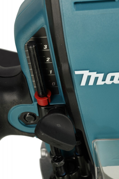 Фрезер Makita RP0900 900Вт 27000об/мин макс.ход:35мм Фрезер Makita RP0900 900Вт 27000об/мин макс.ход:35мм