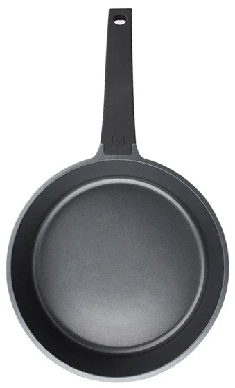 Сковорода Rondell Walzer RDA-767 круглая 24см покрытие: TriTitan ручка несъемная (без крышки) черный