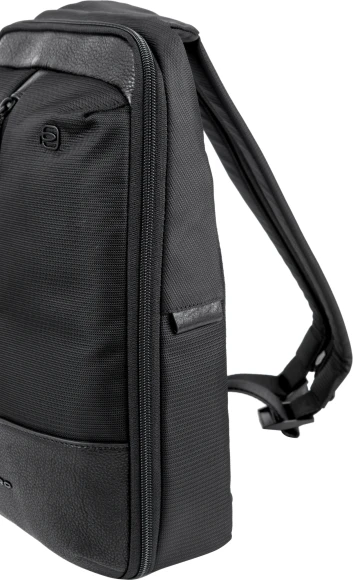 Рюкзак слинг мужской Piquadro Marcel CA6448W138/N черный нейлон/натур.кожа