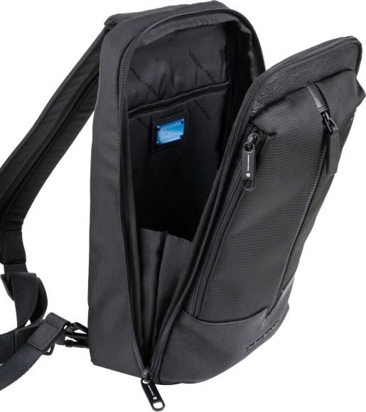 Рюкзак слинг мужской Piquadro Marcel CA6448W138/N черный нейлон/натур.кожа