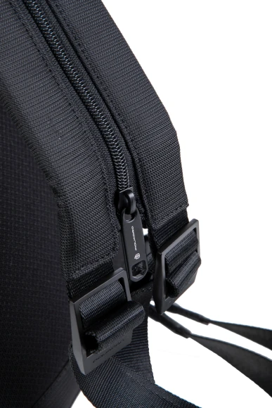 Рюкзак слинг мужской Piquadro Marcel CA6448W138/N черный нейлон/натур.кожа