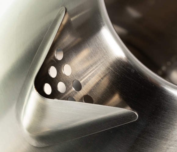 Чайник электрический BBK EK1760S 1.7л. 2200Вт серебристый/черный корпус: металл/пластик Чайник электрический BBK EK1760S 1.7л. 2200Вт серебристый/черный корпус: металл/пластик