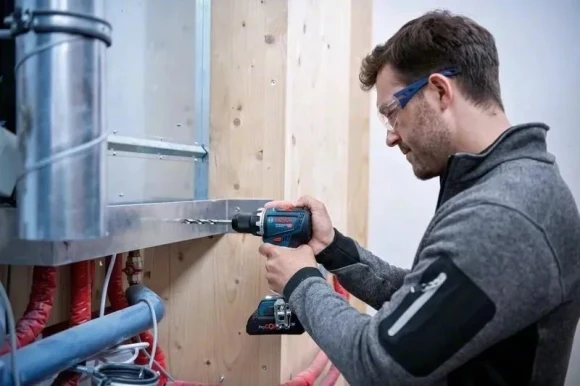 Дрель-шуруповерт Bosch GSR 18V-90 C 18Вт аккум. патрон:быстрозажимной (кейс в комплекте) (06019K6006) Дрель-шуруповерт Bosch GSR 18V-90 C 18Вт аккум. патрон:быстрозажимной (кейс в комплекте) (06019K6006)