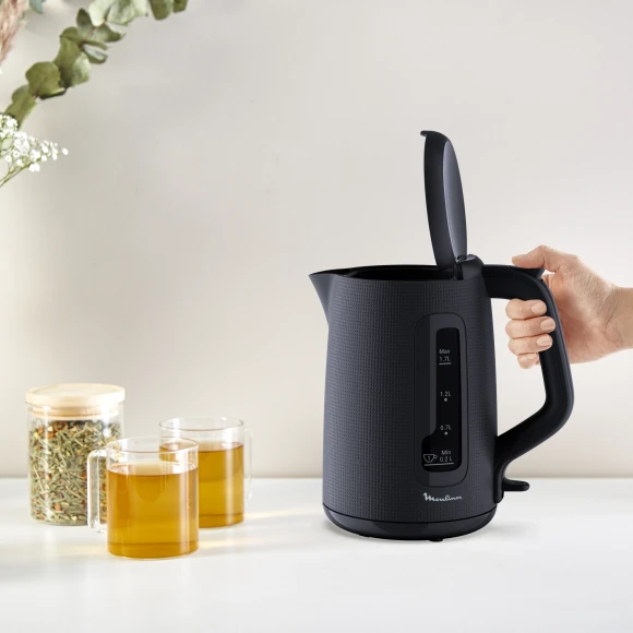 Чайник электрический Moulinex Morning BY2M0810 1.7л. 2400Вт черный корпус: пластик (7211419022) Чайник электрический Moulinex Morning BY2M0810 1.7л. 2400Вт черный корпус: пластик (7211419022)