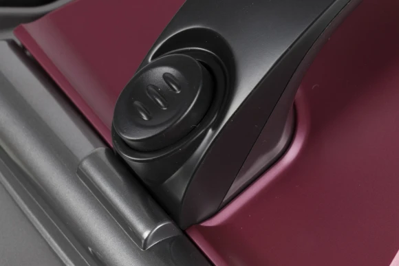 Пылесос BBK BV1502 1600Вт черный/вишневый