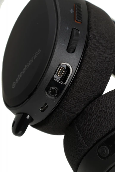 Наушники с микрофоном Steelseries Arctis Pro Wireless черный мониторные BT/Radio оголовье (61473) Наушники с микрофоном Steelseries Arctis Pro Wireless черный мониторные BT/Radio оголовье (61473)