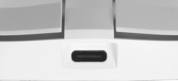 Мышь MSI VERSA 300 W MS-8ZBD белый оптическая 8000dpi беспров. BT/Radio USB 5but (S12-4301440-CLA)