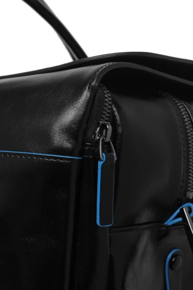 Сумка дорожная Piquadro Blue Square BV4342B2/N с отделением для ноутбука 15" черная натур.кожа