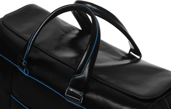 Сумка дорожная Piquadro Blue Square BV4342B2/N с отделением для ноутбука 15" черная натур.кожа