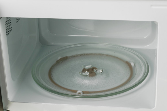 Микроволновая Печь Hyundai HYM-M2003 20л. 700Вт белый Микроволновая Печь Hyundai HYM-M2003 20л. 700Вт белый