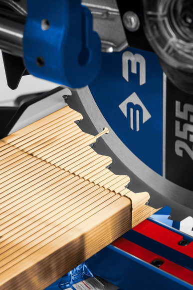 Торцовочная пила Зубр ППТ-255-П 2000Вт 5000об/мин d=255мм