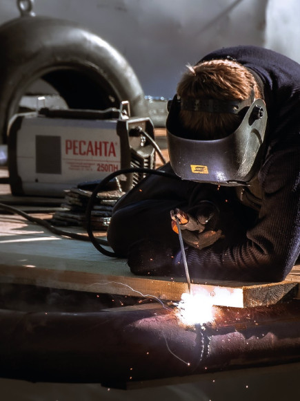 Сварочный аппарат Ресанта САИ-220ПН инвертор ММА DC/TIG 7.8кВт